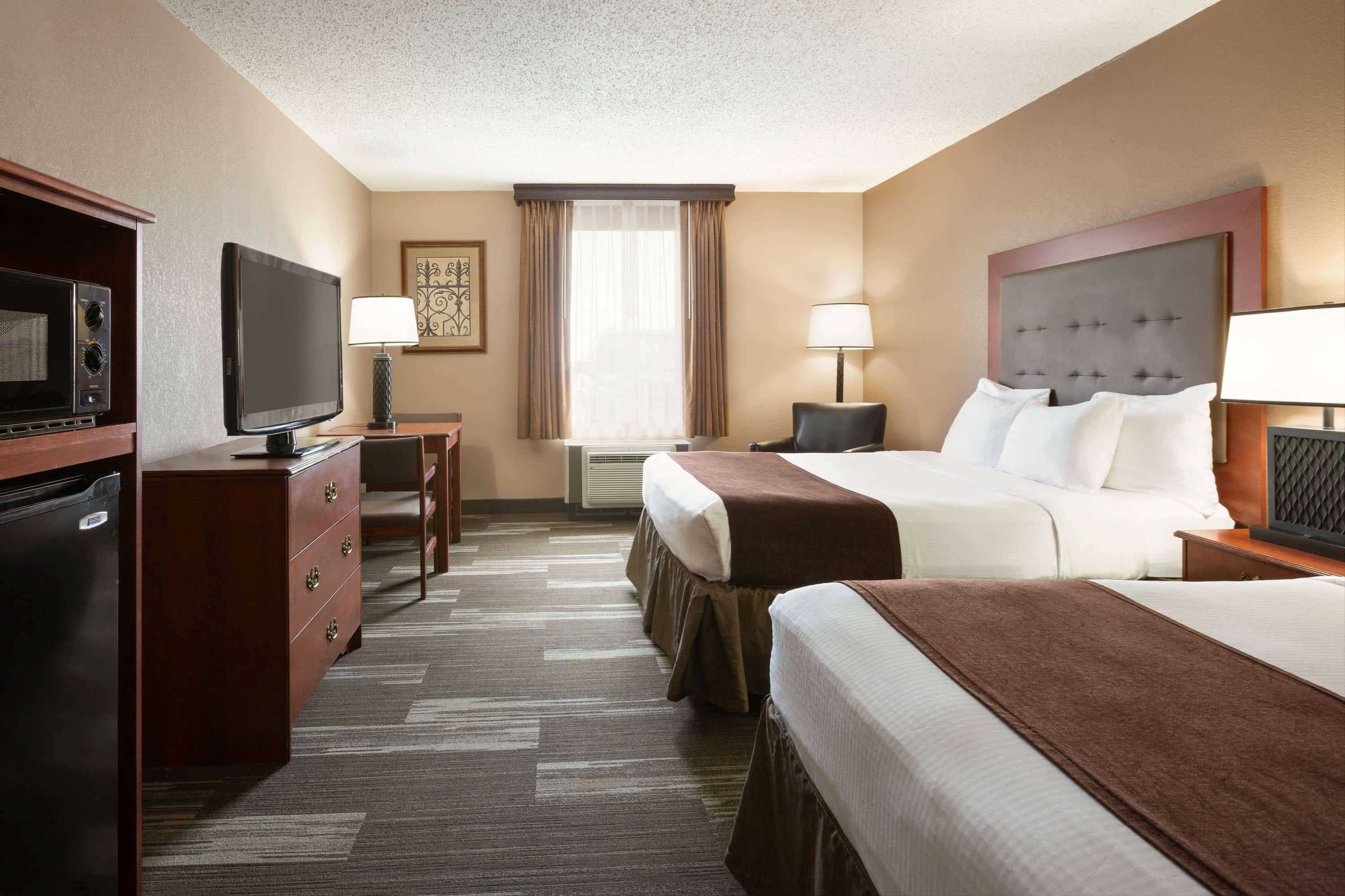 Baymont By Wyndham Mandan Bismarck Area Hotel Bagian luar foto